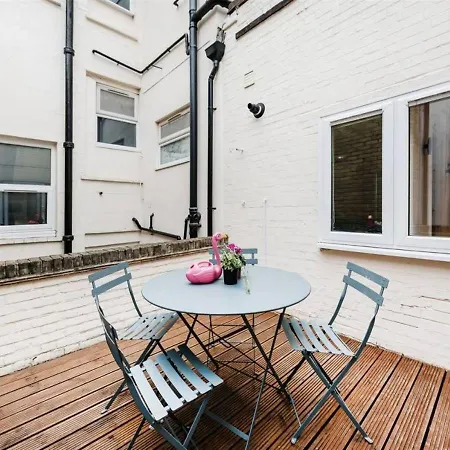 Perfect For The Holiday Bed & Breakfast Leeds (West Yorkshire)
